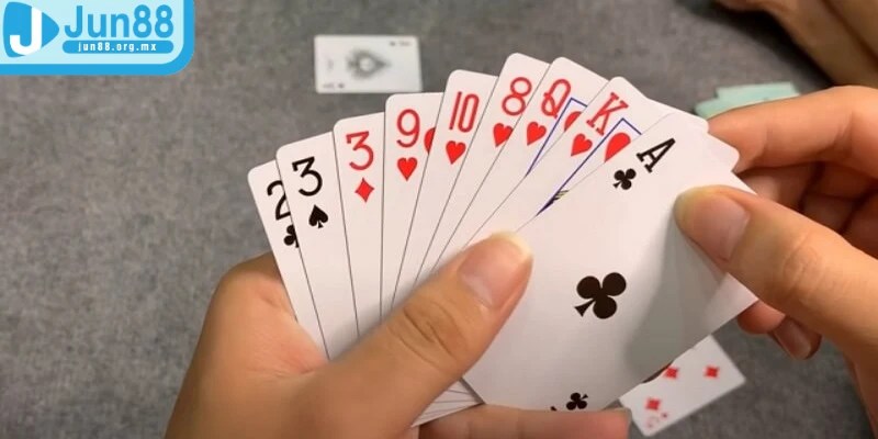 Chơi 3 đôi thông chặt heo phải thật bình tĩnh mới dễ thắng